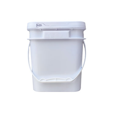 2 gallon (8 liter) square bucket